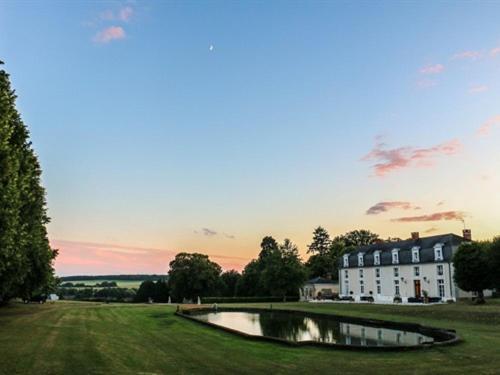 Domaine De Montchevreuil Hotell Fresneaux-Montchevreuil Exteriör bild