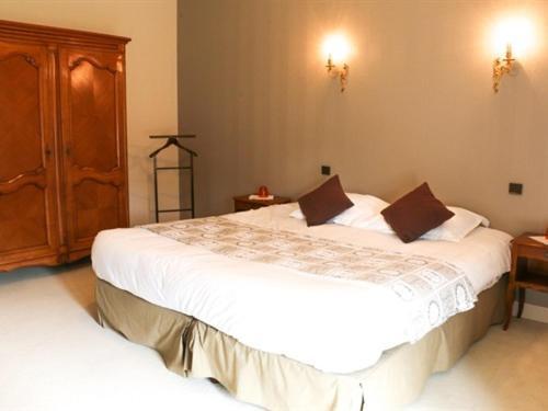 Domaine De Montchevreuil Hotell Fresneaux-Montchevreuil Rum bild